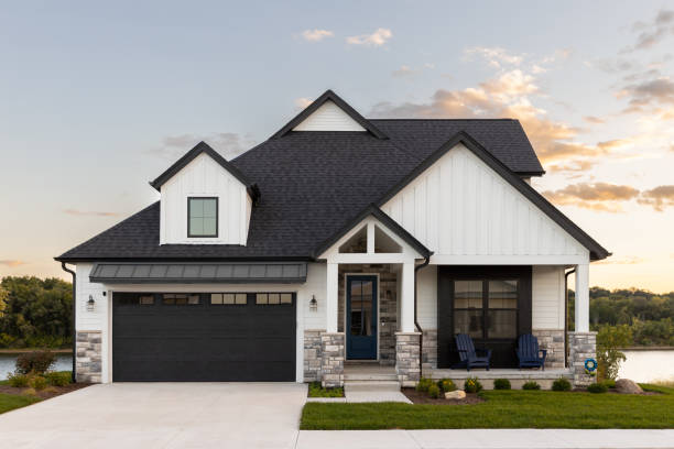 Best Emergency Roof Repair Services  in Fair Plain, MI